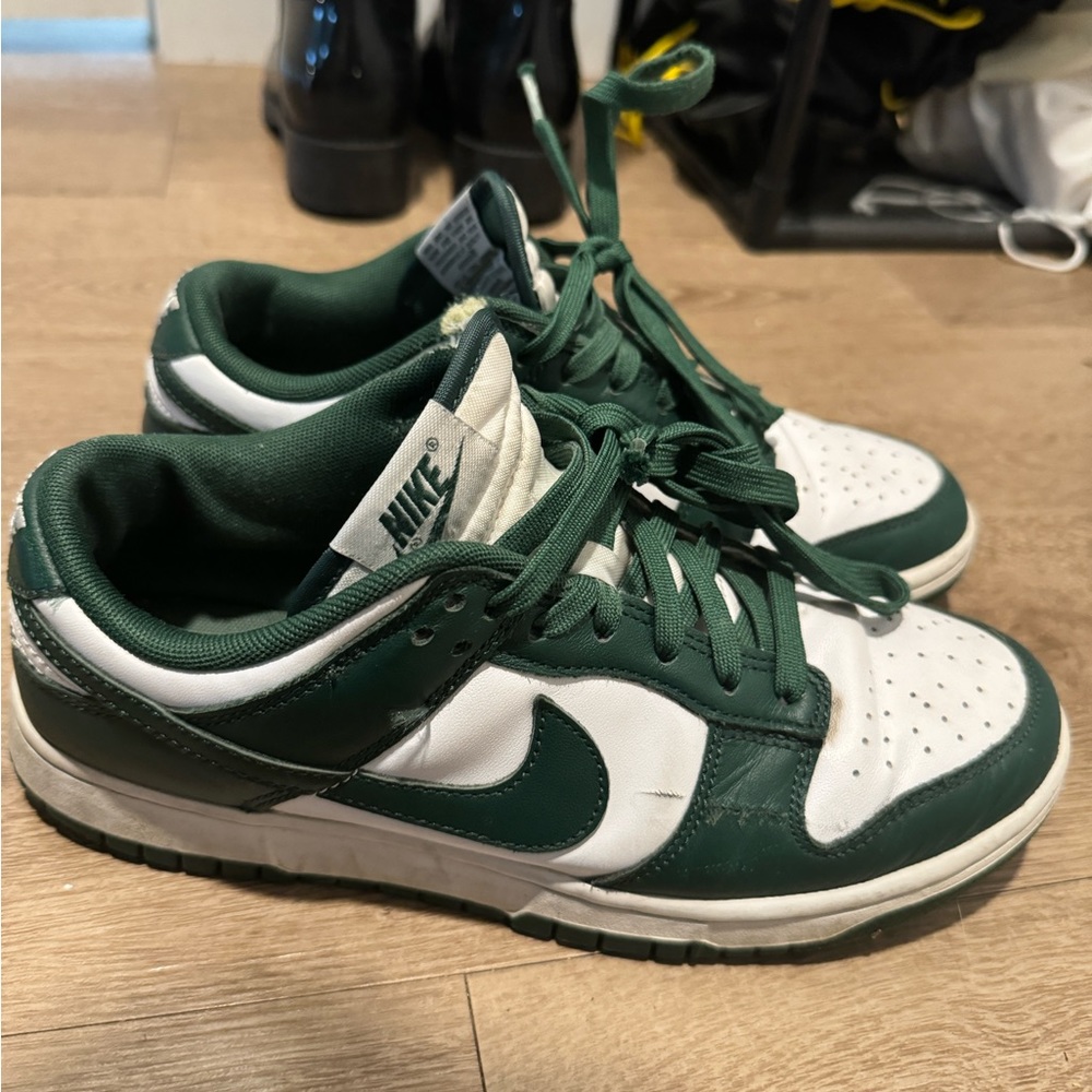 Nike Dunk Low “Team Green” sneakers
